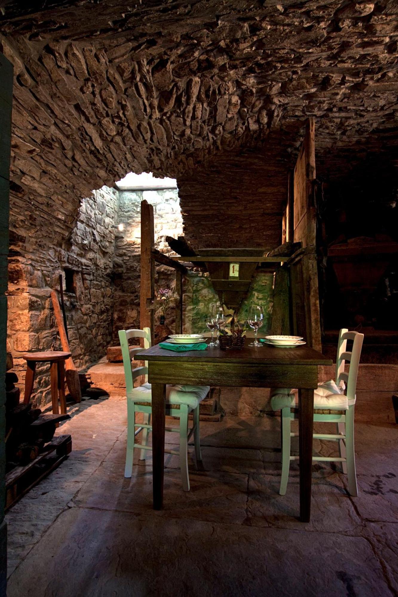 Mulino Marghen - Restored Watermill - Accomodation And Retreat Center Zeri Экстерьер фото