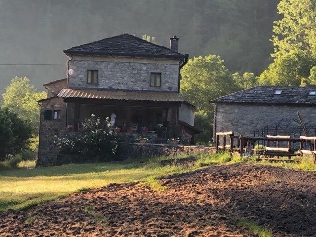 Mulino Marghen - Restored Watermill - Accomodation And Retreat Center Zeri Экстерьер фото